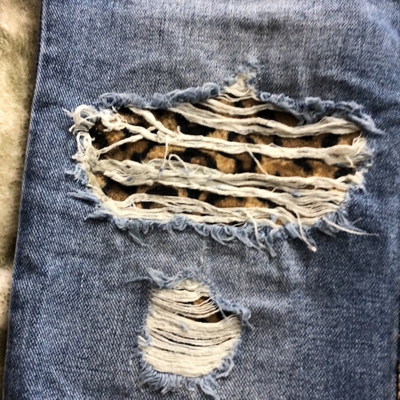 BDG jeans. Absolutely gorgeous and comfortable. Size 30 W. measurements on pics - Picture 4 of 17